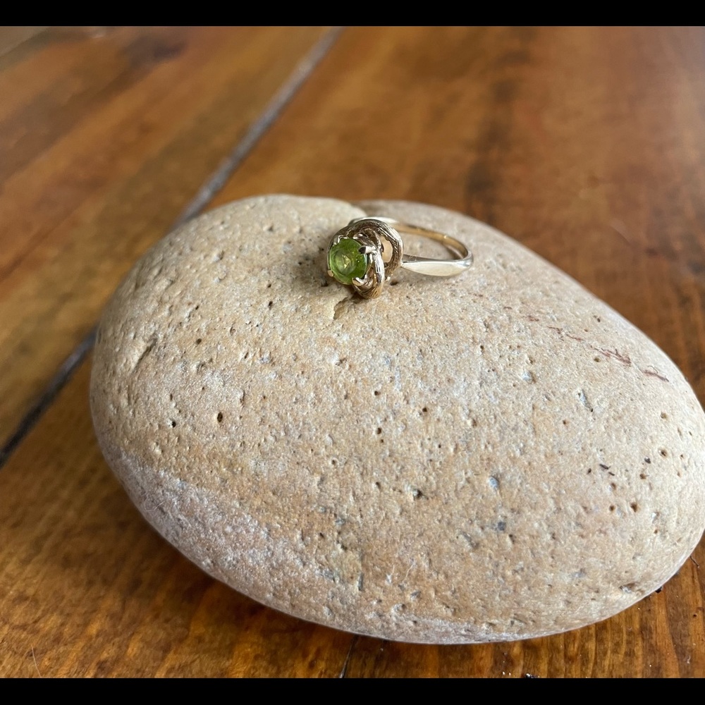 14k peridot ring
